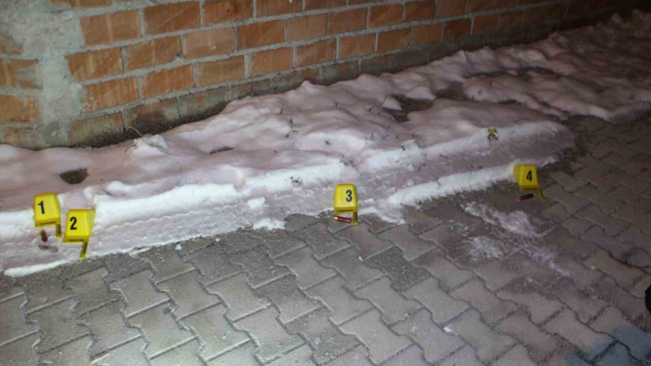 Ev kurşunlayan 2 şahıs 30 güvenlik kamerası görüntüsü incelenerek yakalandı