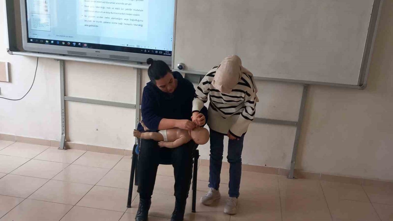 Kütahya’da görme engellilere ilk yardım kursu