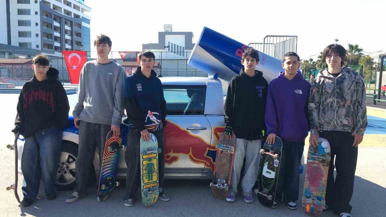 Genç kaykaycılar, Denizli’yi Adana’da temsil etti