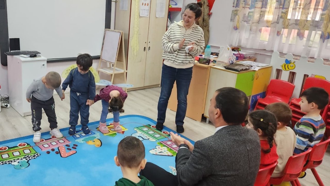 Miniklerle keyifli anlar yaşadı