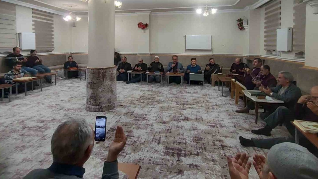 Bayburt’ta mahalle odalarında hatim okunuyor