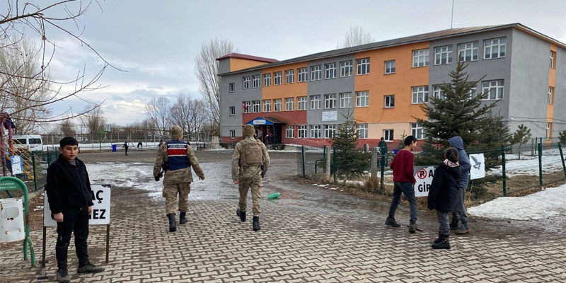 Kars’ta “Huzurlu Okul Önleri ve Huzurlu Sokaklar” Uygulaması Gerçekleştirildi