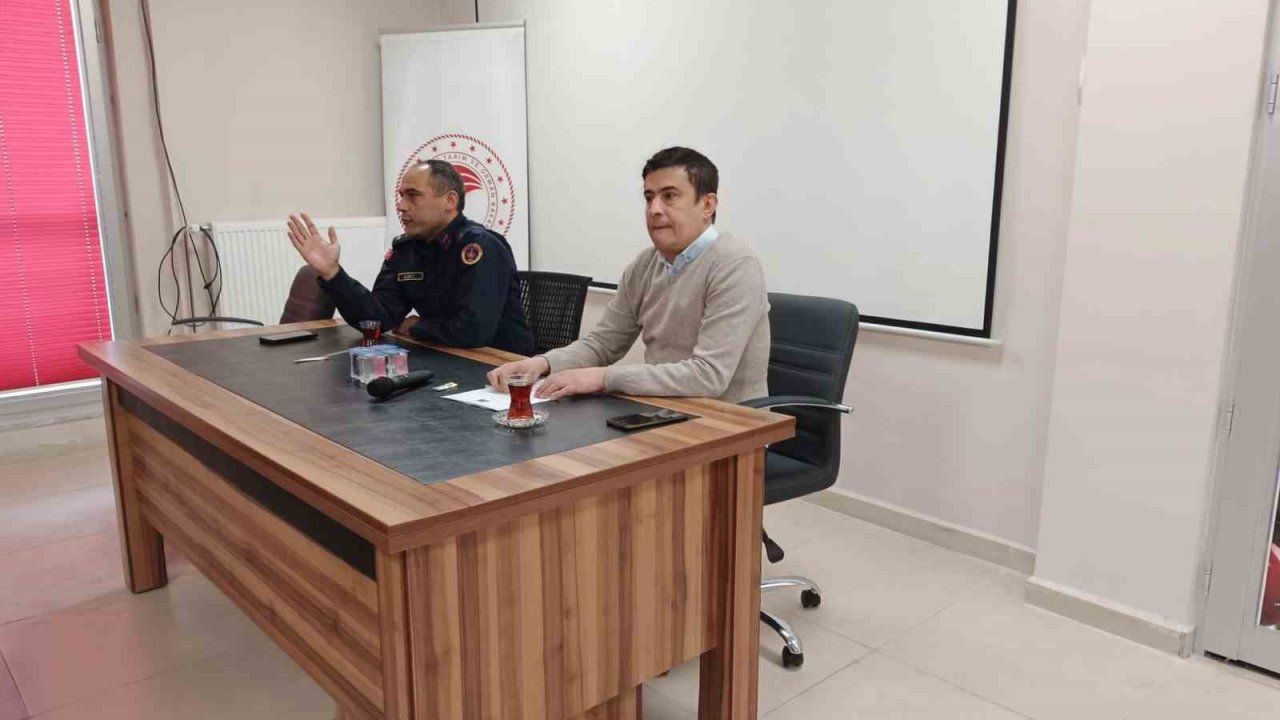 Ereğli’de mevsimlik tarım işçileri konusunda muhtarlarla toplantı düzenlendi