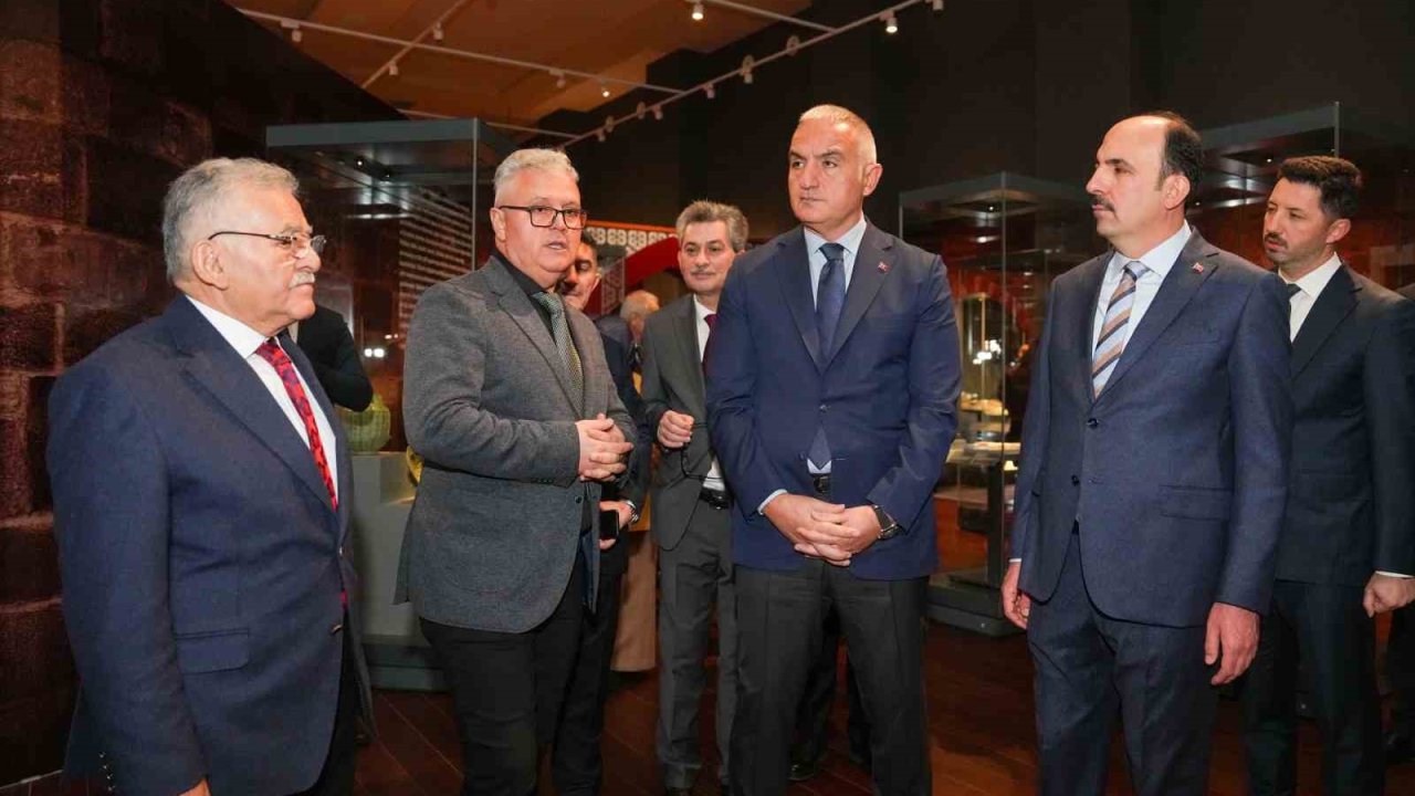 Başkan Büyükkılıç; Millet Kütüphanesi’nde Anadolu Selçukluları Sergisi’nin açılışına katıldı