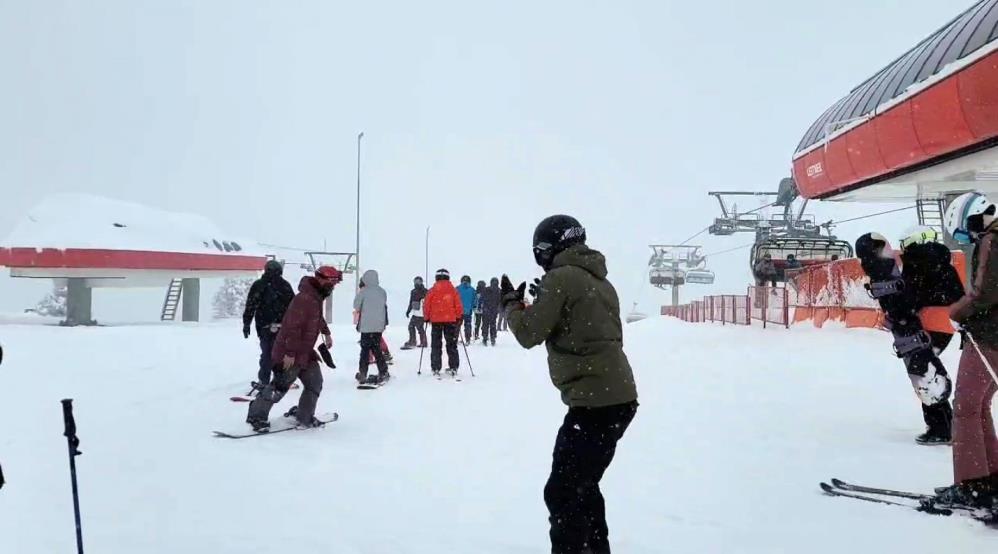 Sarıkamış’ta kar altında kayak keyfi