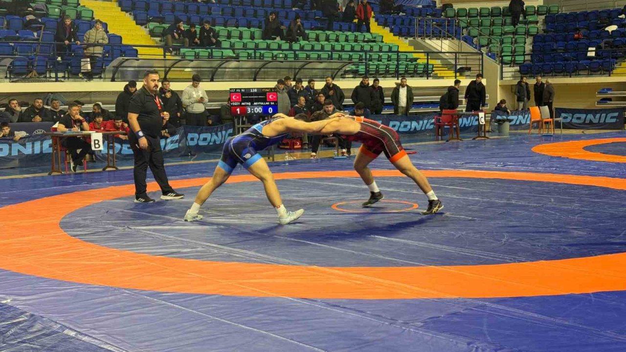 Kütahya’da U17 Türkiye Güreş Şampiyonası heyecanı