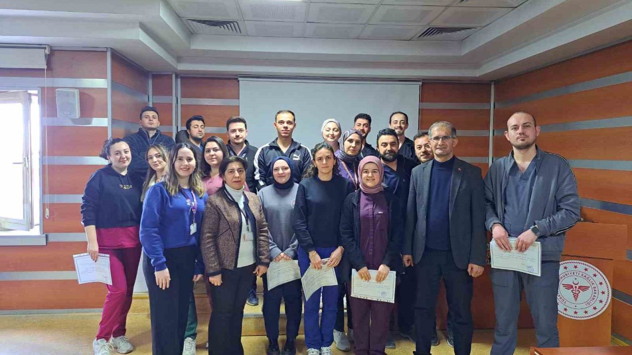 Kütahya’da ’Acil Hemşireliği Sertifikalı Eğitim Programı’ tamamlandı
