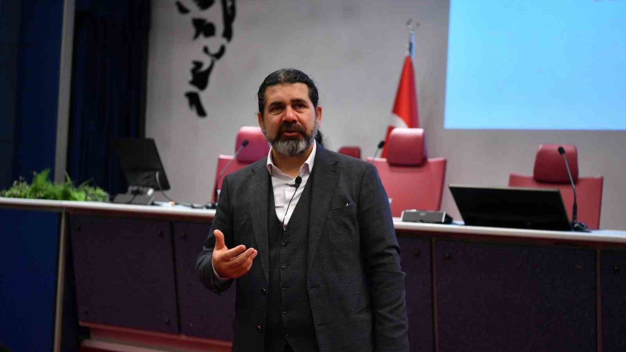 Kayseri Büyükşehir’den muhtarlara eğitim semineri