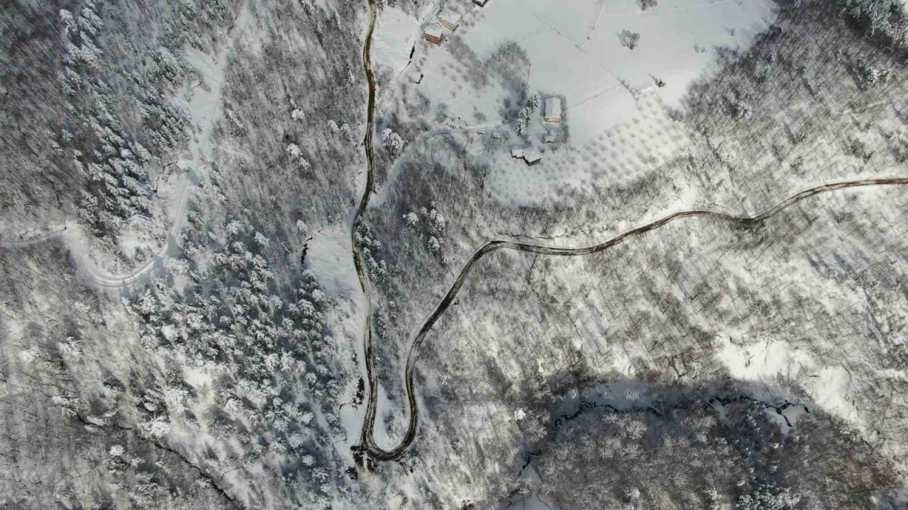 2 metreyi bulan karda "kar savaşçıları"ndan yoğun mesai