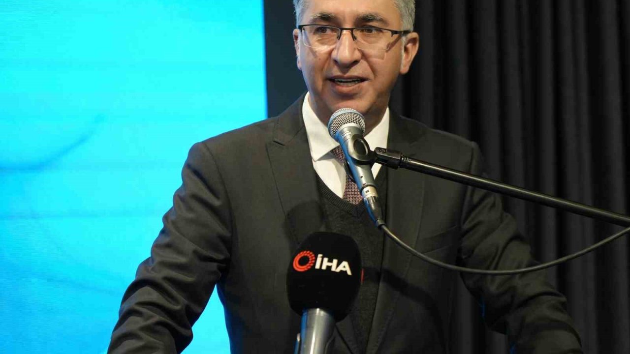 Vali Yardımcısı Vekili Aydın: "Bugün geldiğim noktayı, okula gitmemiş anne-babama borçluyum"