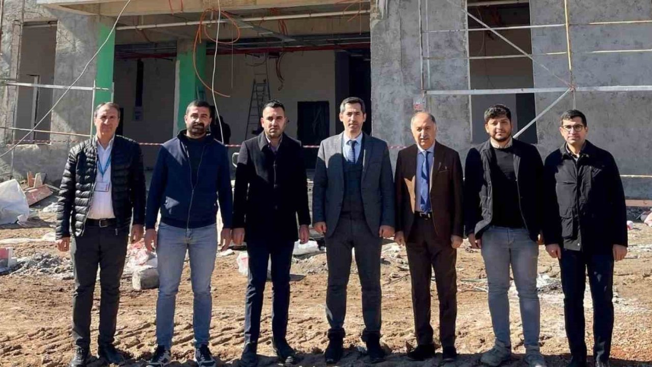 Şırnak Sağlık Müdürü Dr. Değer, İdil’de yapımı devam eden ADSM çalışmalarını yerinde inceledi