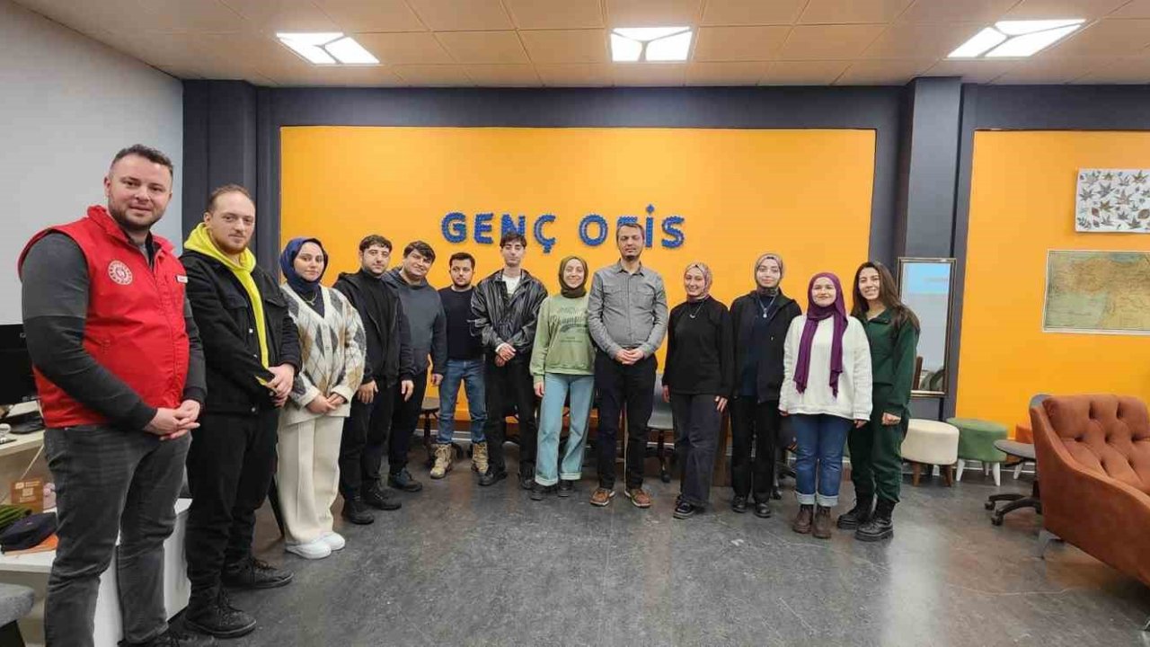 Üniversite öğrencilerine e-ticaret eğitimi