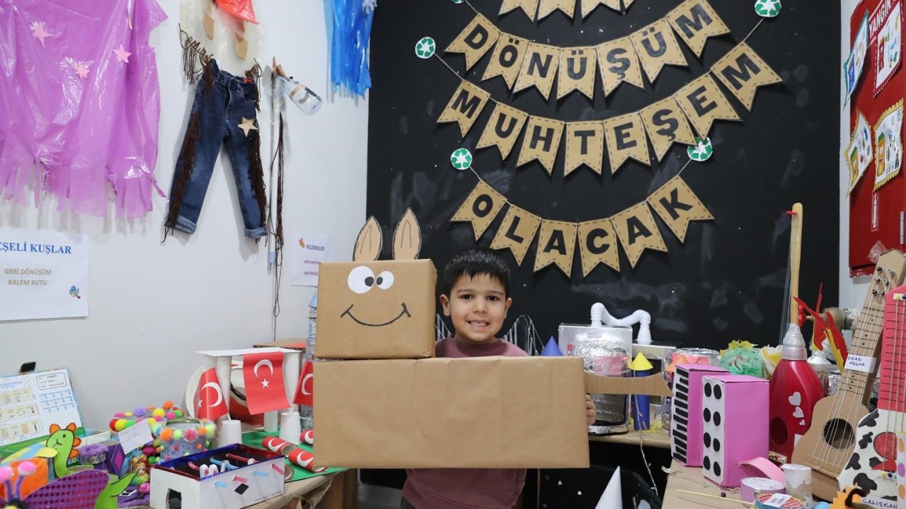 Sultangazi’de Ana Kucağı miniklerinden geri dönüşüm sergisi