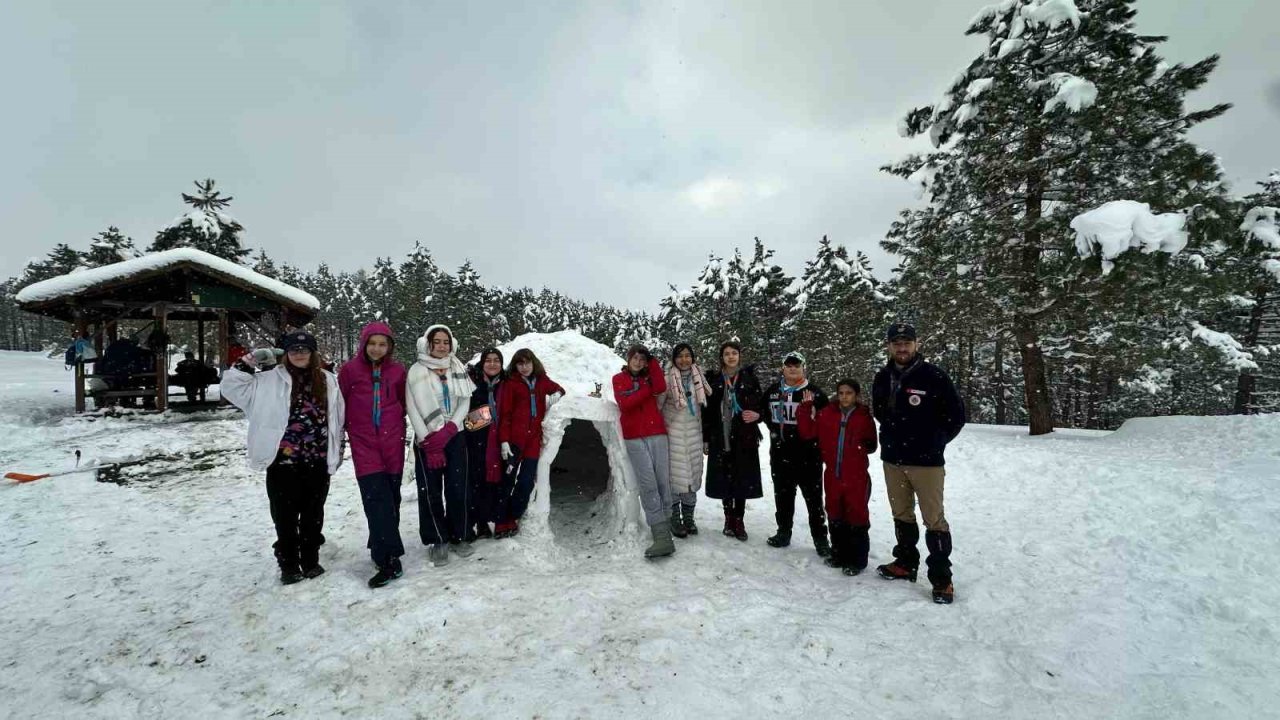İzciler haftayı doğada kutladı