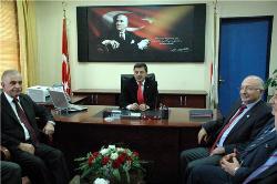 MECLİSTEKİ KOLTUKLARIN RENGİ VEKİLLERİN ASABINI BOZUYOR