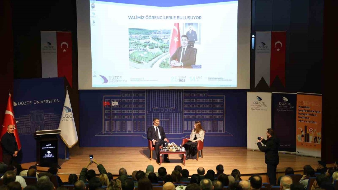 Vali Aslan üniversite öğrencileriyle buluştu