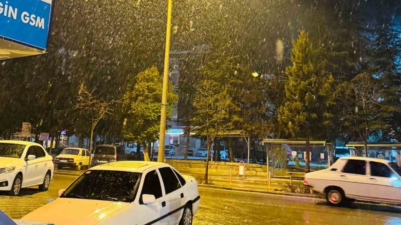 Denizli’nin 2 ilçesinde eğitime 1 günlük kar tatili