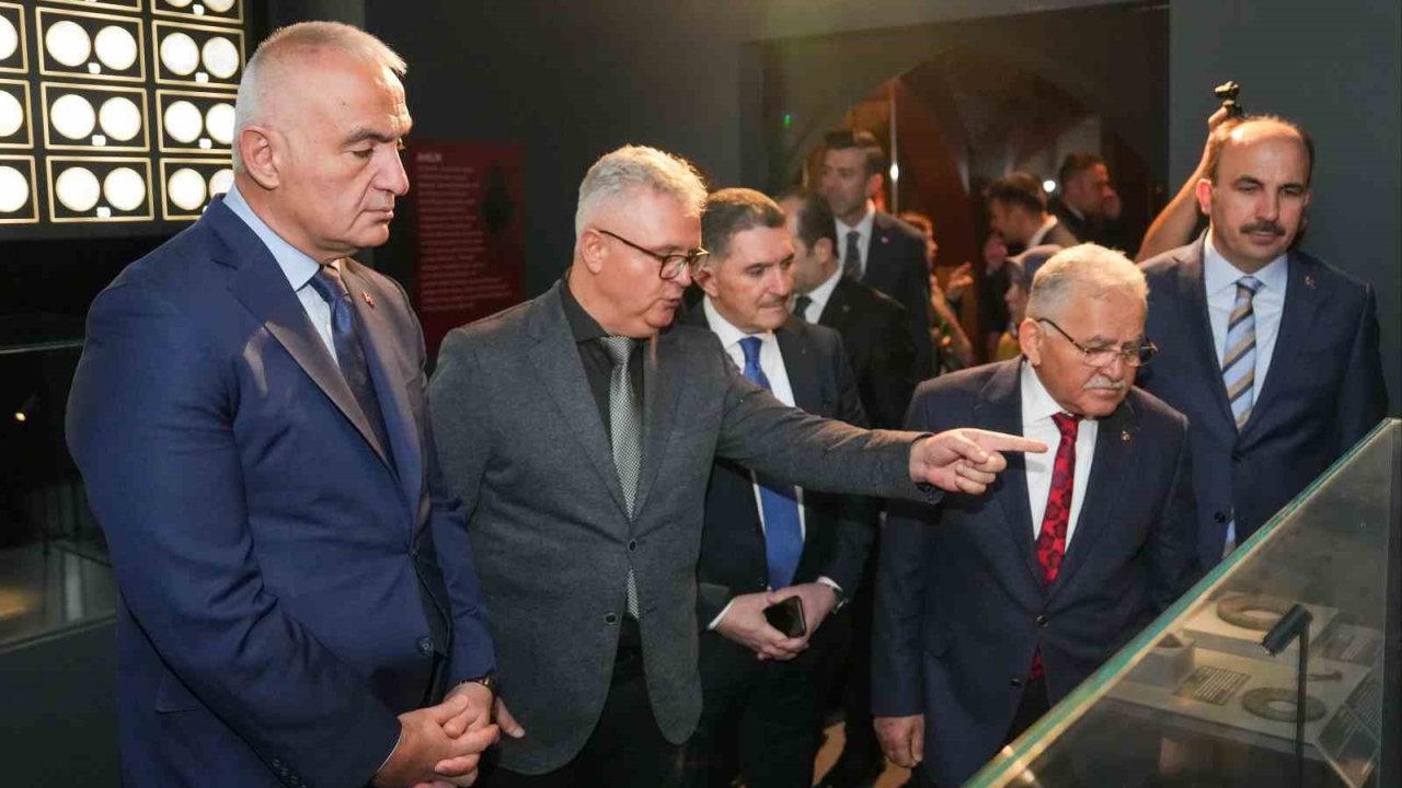 Kayseri Büyükşehir’den Anadolu Selçukluları Sergisi’ne 27 eser ile destek