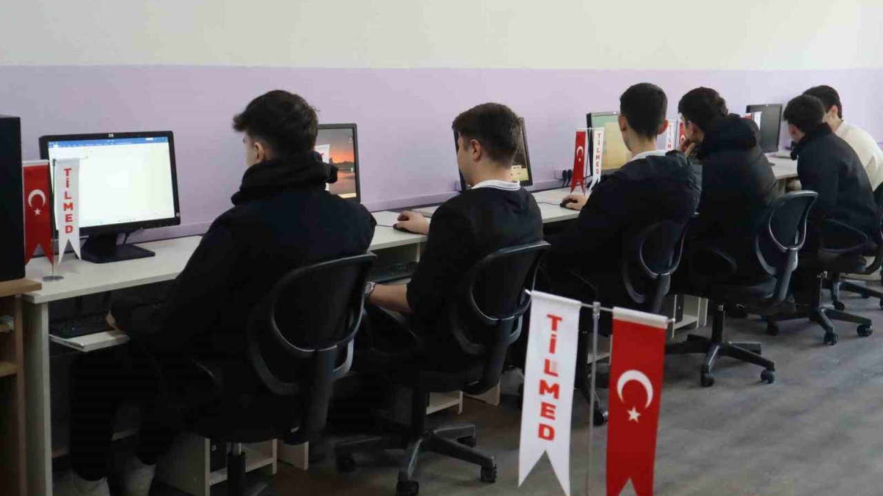 TİLMED’den Eskişehir Ahi Evran Ticaret Lisesi’ne iki yeni bilgisayar laboratuvarı