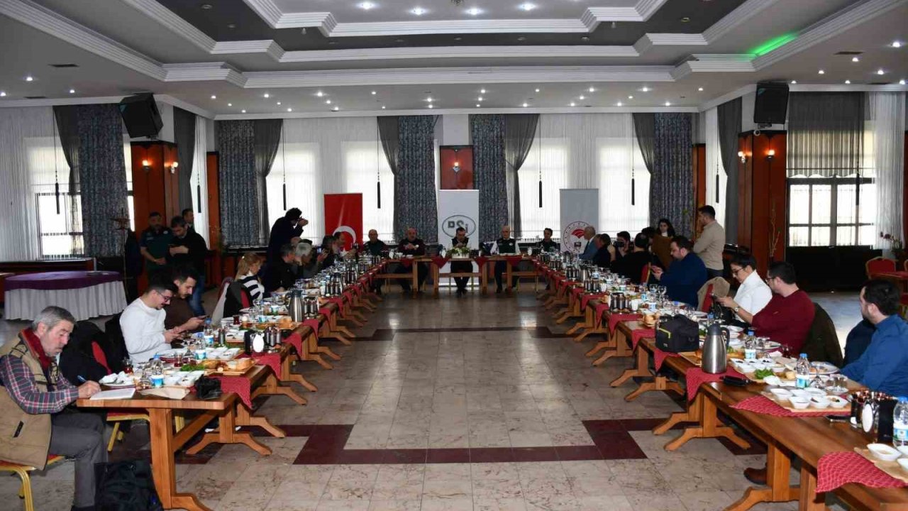 Barajlardaki doluluk oranlarını değerlendirdi