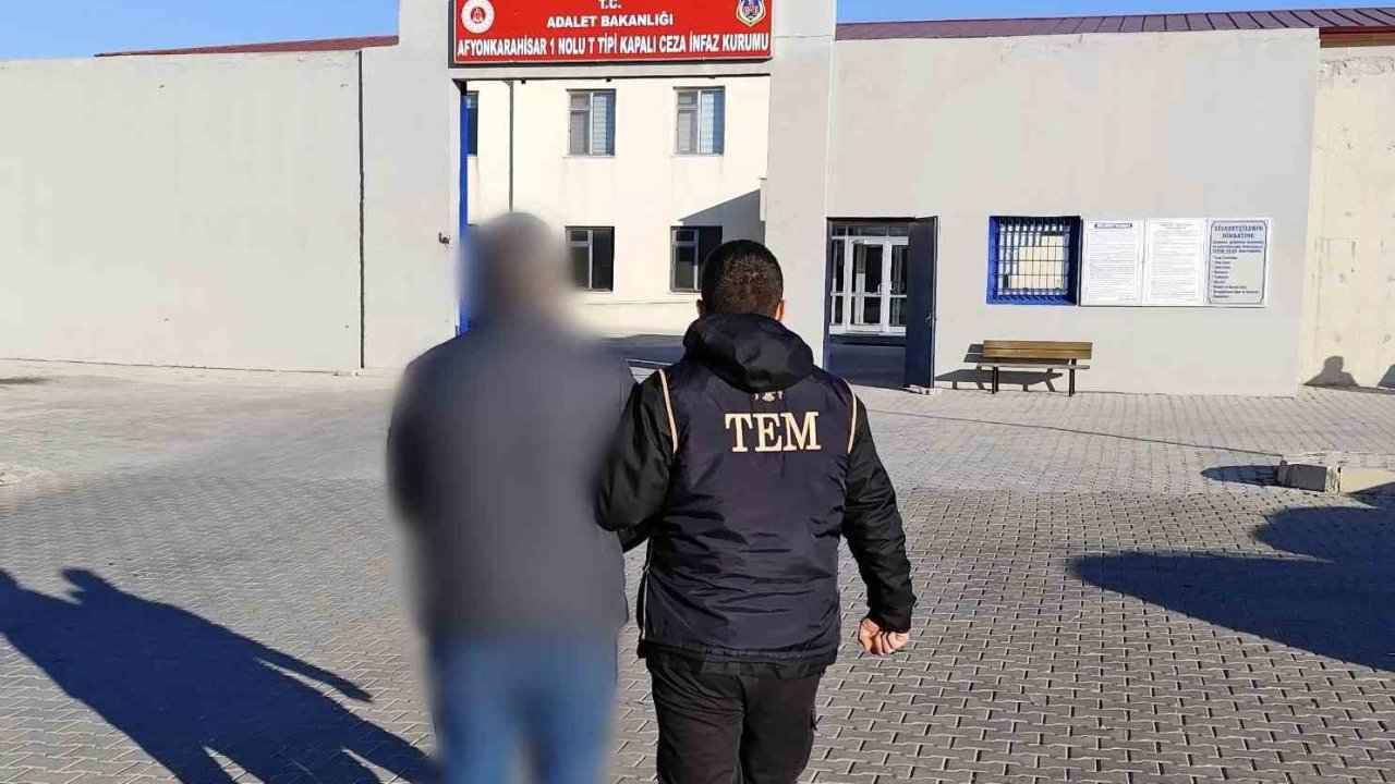 FETÖ’ye üye olmaktan aranan şahsı polis yakaladı