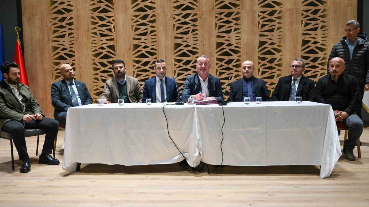 Karacabey Belediyesi’nde toplu sözleşme imzaları atıldı