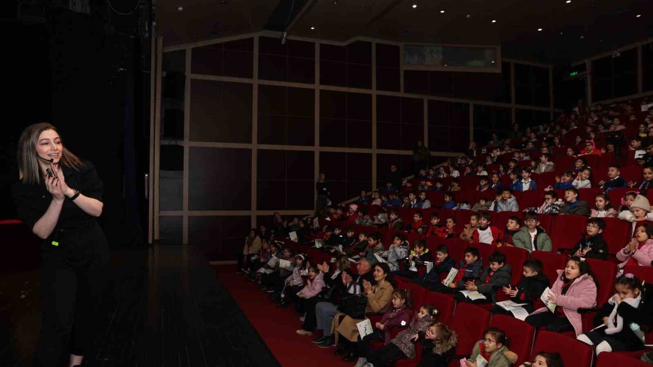 Hümeyra Koçer, köylü çocuklarla dostluğu konuştu