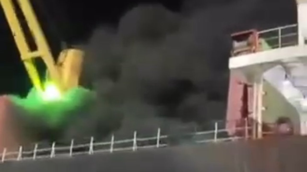 Adana’da limanda gemi yangını