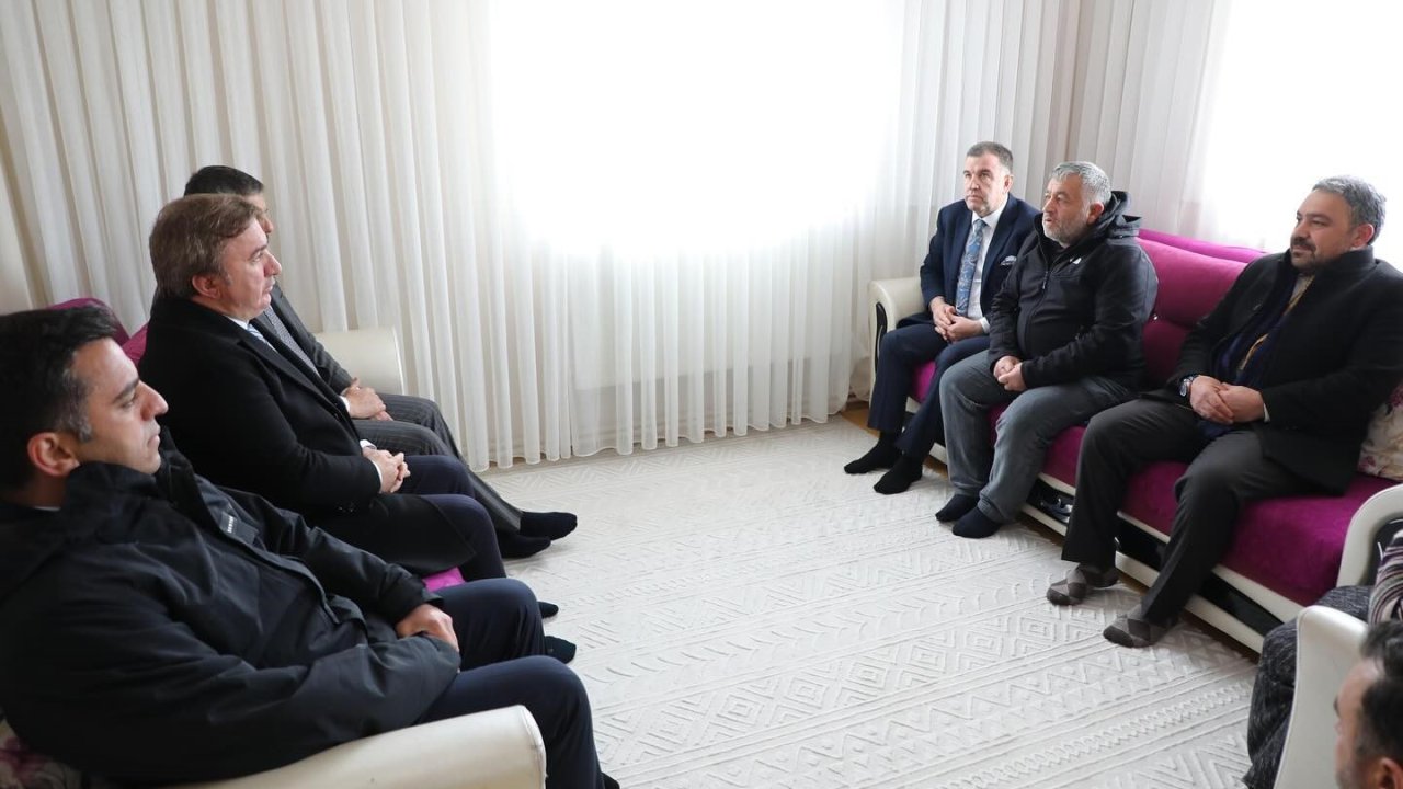 Vali Eldivan şehit ailesini ziyaret etti