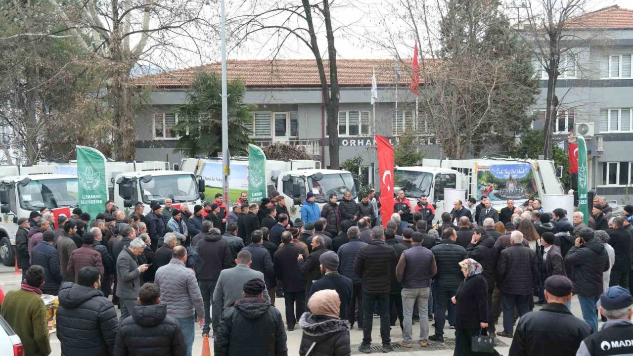 Orhaneli, yeni çöp araçlarına kavuştu