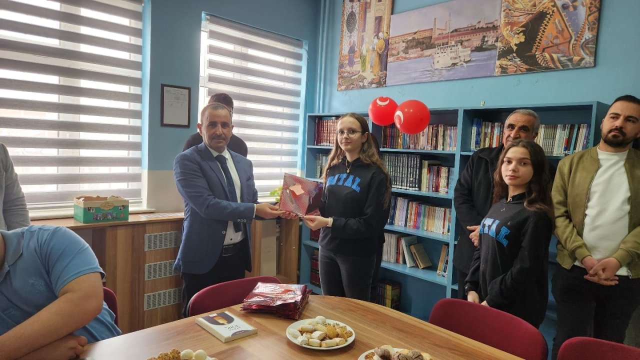 700. Yıl MTAL Kütüphanesi yenilenen yüzüyle öğrencilerin beğenisine sunuldu