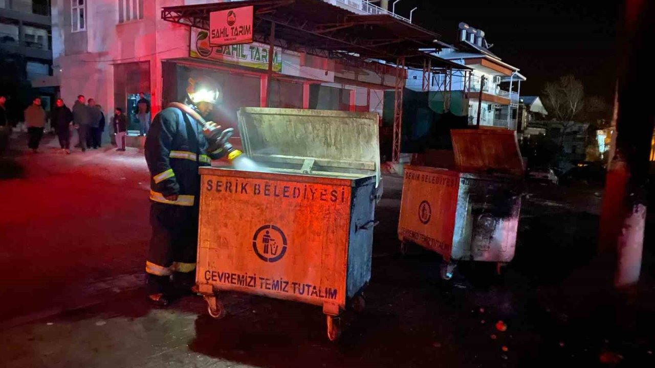 Çöpten aldığı kartonla depoyu ateşe verdi: O anlar kameralara anbean yansıdı