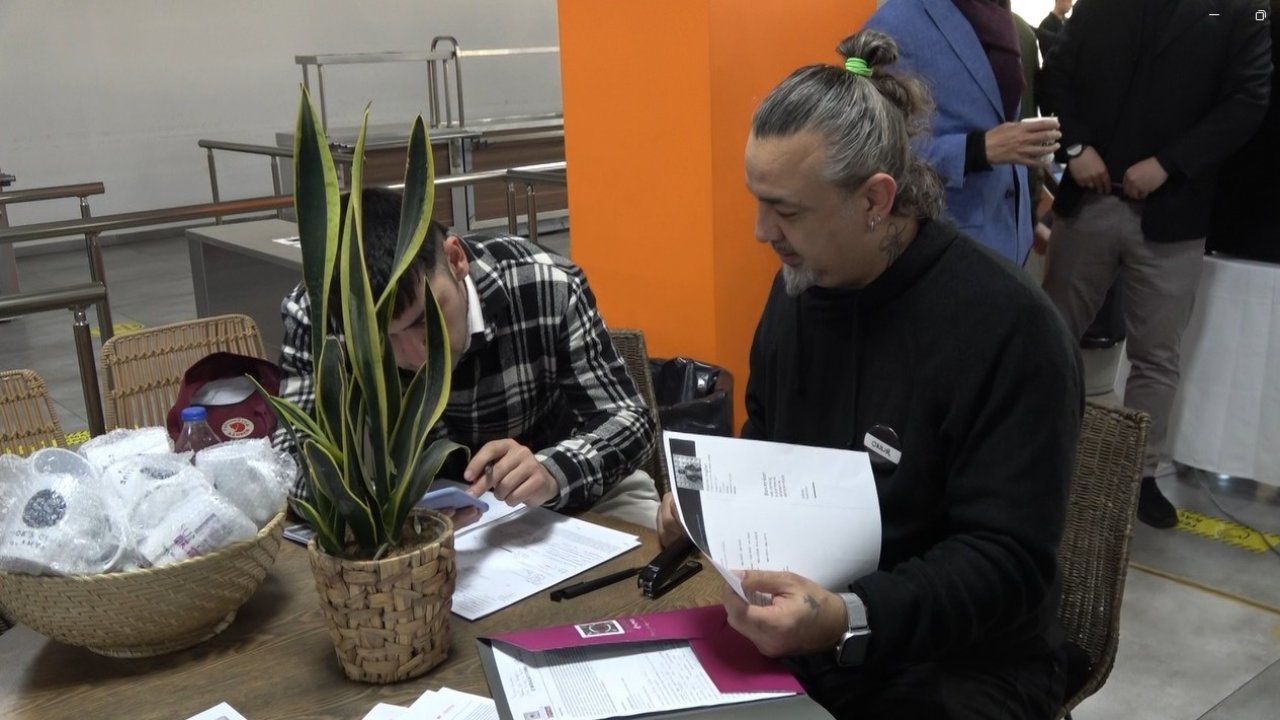 ALKÜ’de Kariyer Zirvesi 8’inci İstihdam Fuarı başladı