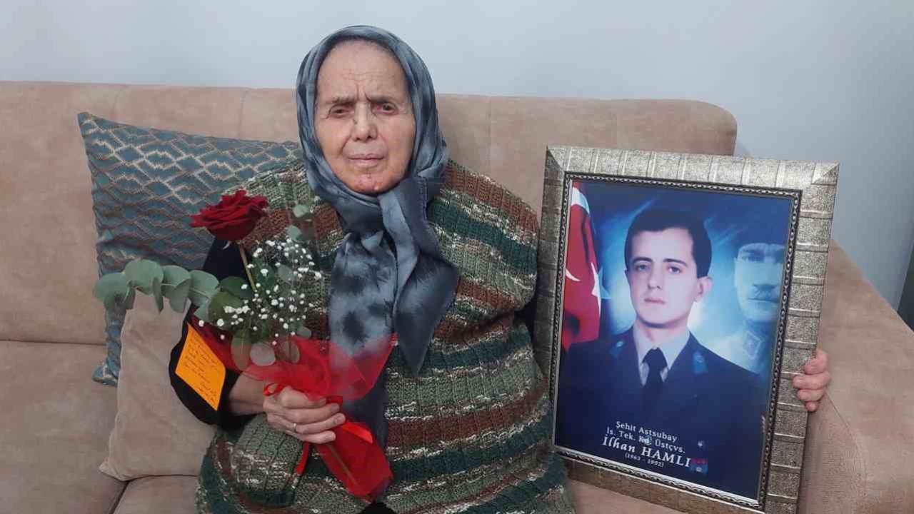 Gazi Tümgeneral Ala’dan şehit annesine anlamlı hediye