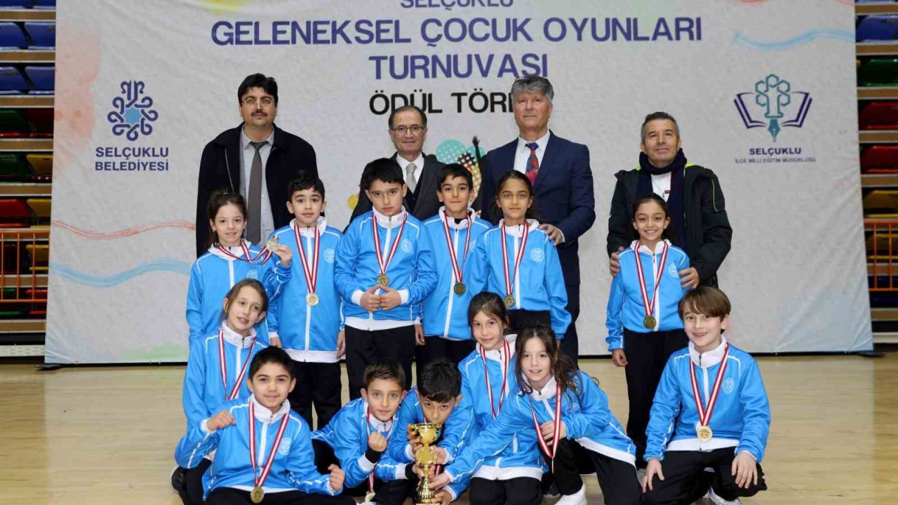 Selçuklu’da Geleneksel Çocuk Oyunları Turnuvası’nda ödül heyecanı yaşandı