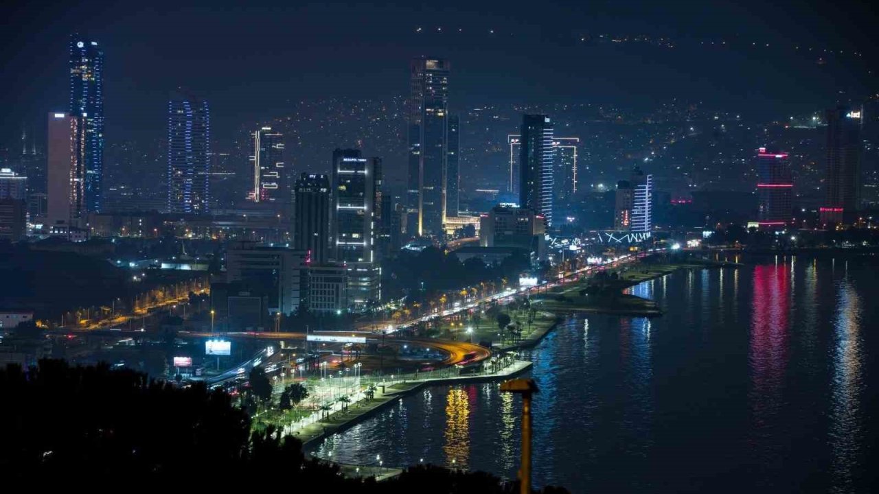 İzmir’de dış cephe aydınlatmasında yeni dönem