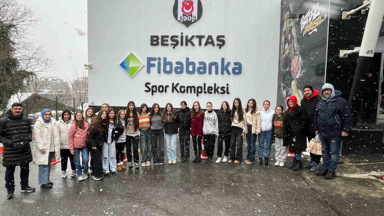 Osmanelispor Voleybol Takımı oyuncuları İstanbul’da unutulmaz bir gün geçirdi