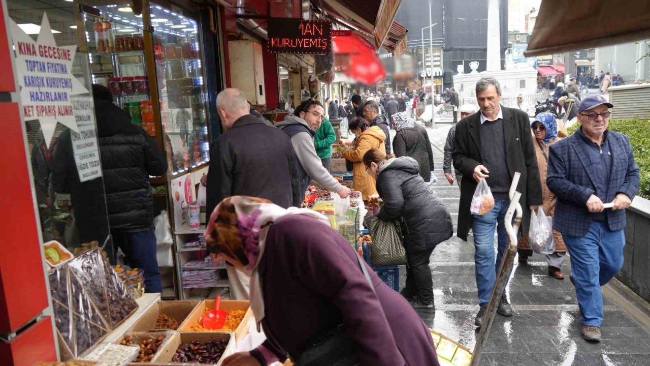 Çarşı pazarda Ramazan bereketi