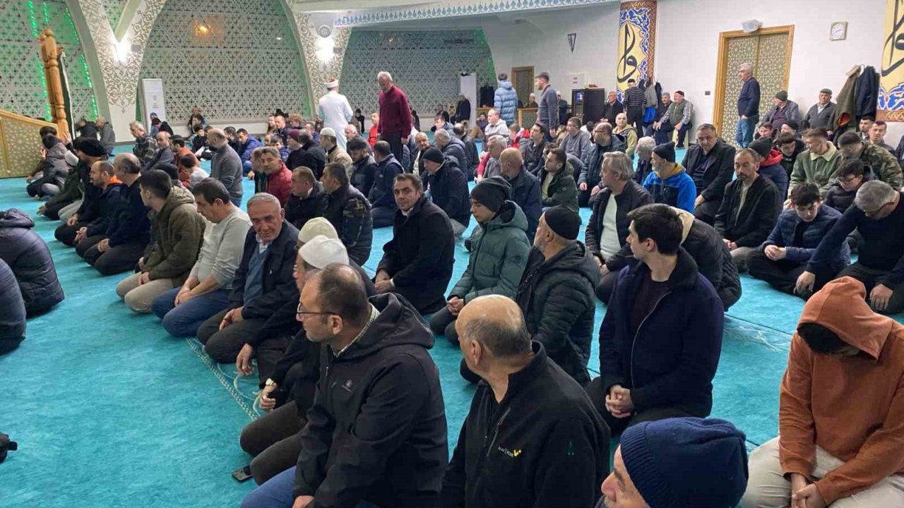 Bolu’da ilk teravih namazı kılındı