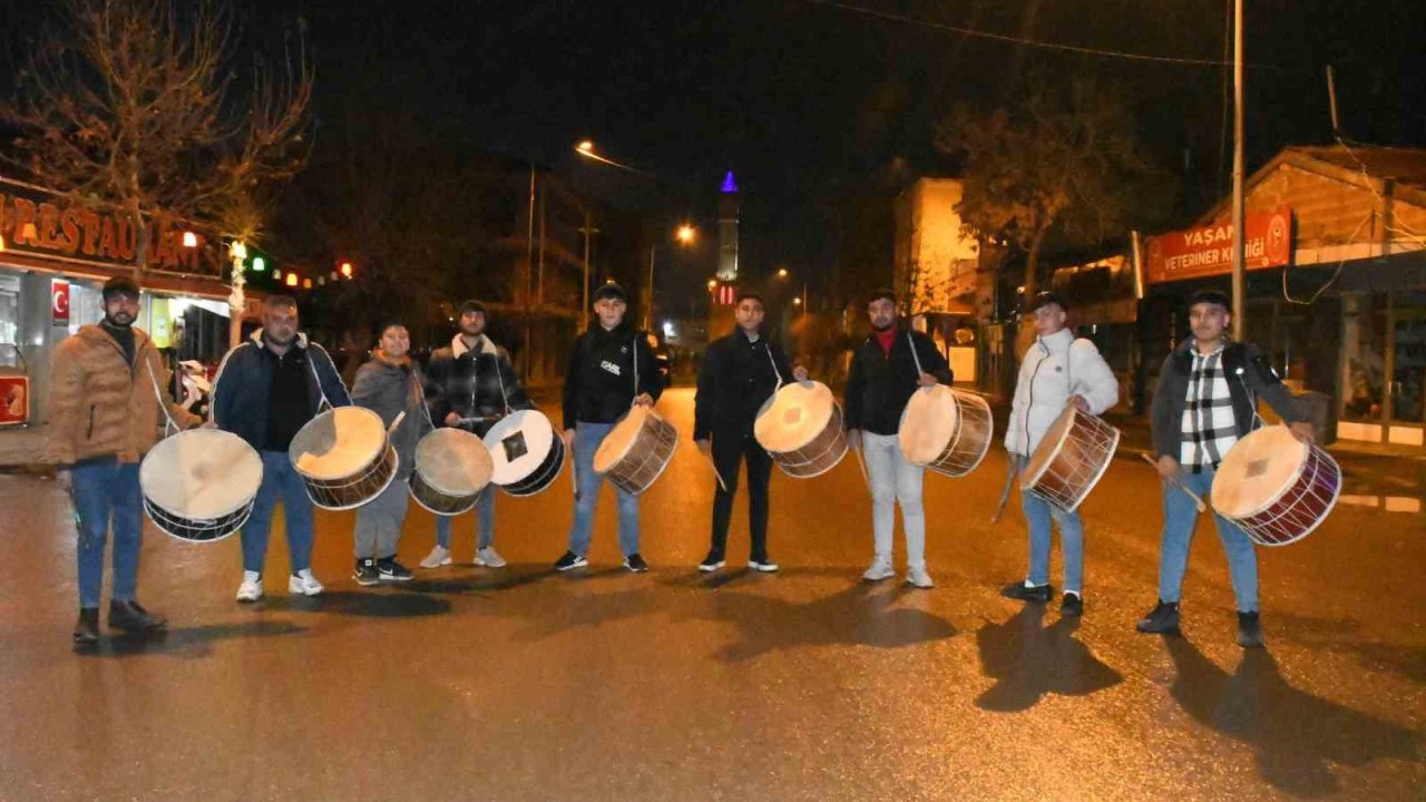 Yozgat’ta davulcular mesailerine başladı