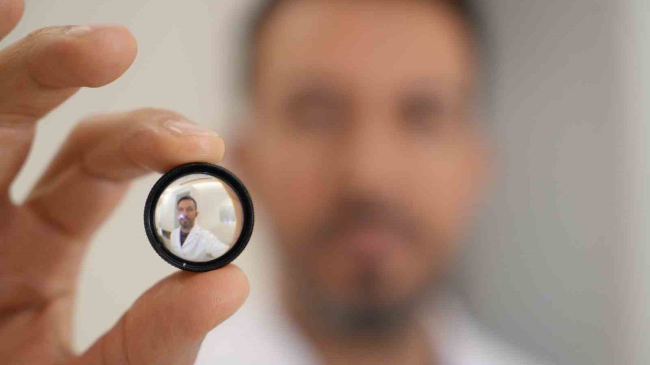 Excimer lazer ve vitrektomi ile görme imkanı