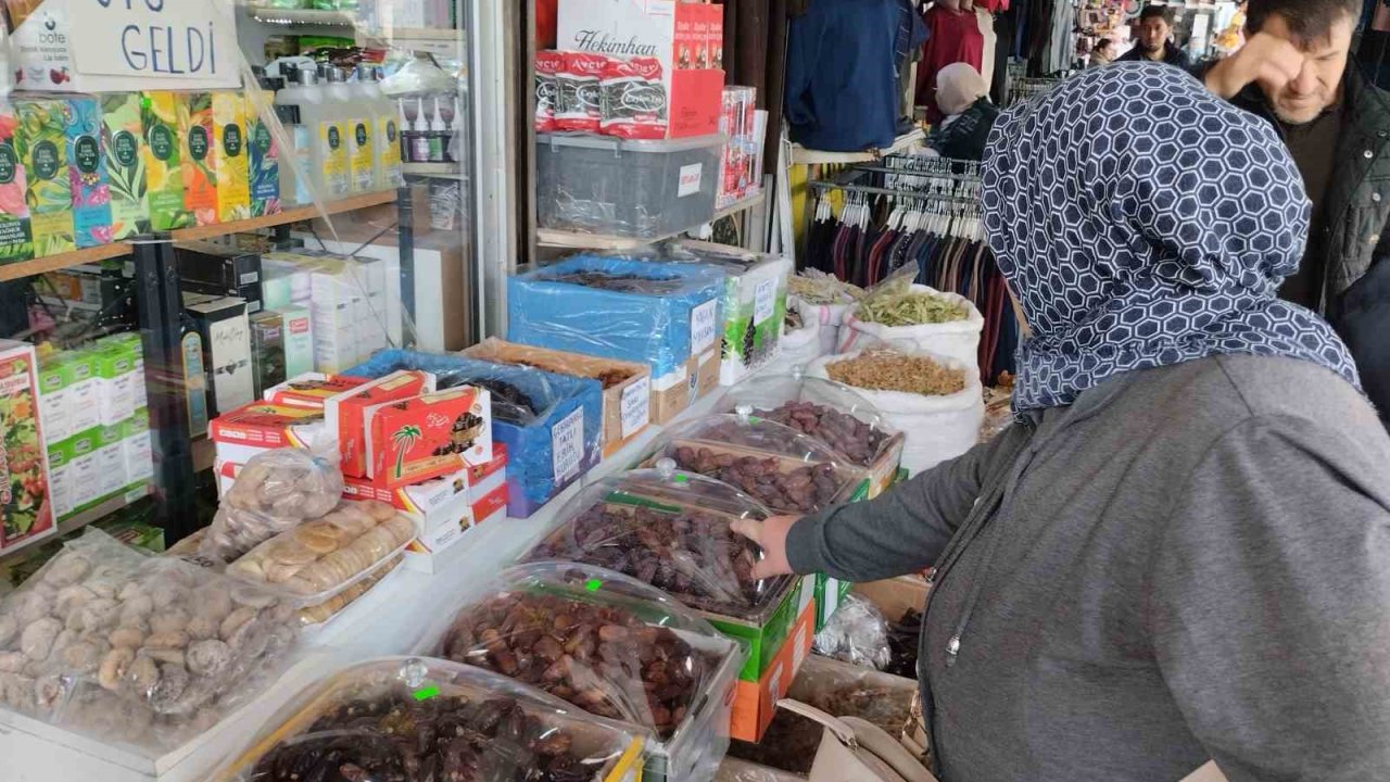 Çarşı pazarda Ramazan hareketliliği