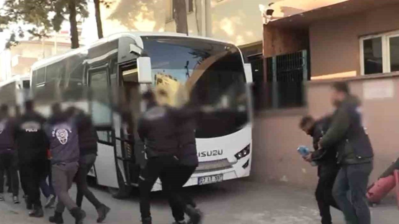 Gaziantep’te örgütlü olarak dolandırıcılık yaptığı belirlenen 39 şüpheli yakalandı