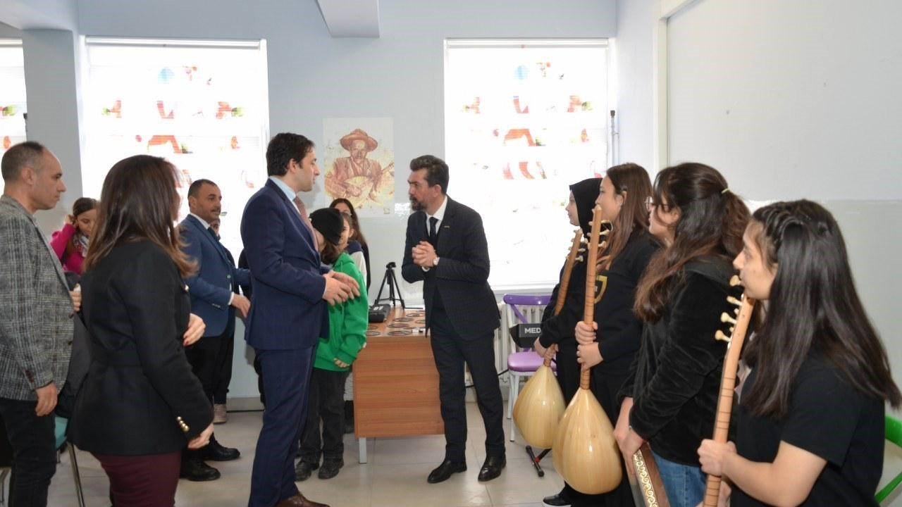 Müzik sınıfı açılışı katılımcılardan büyük ilgi gördü