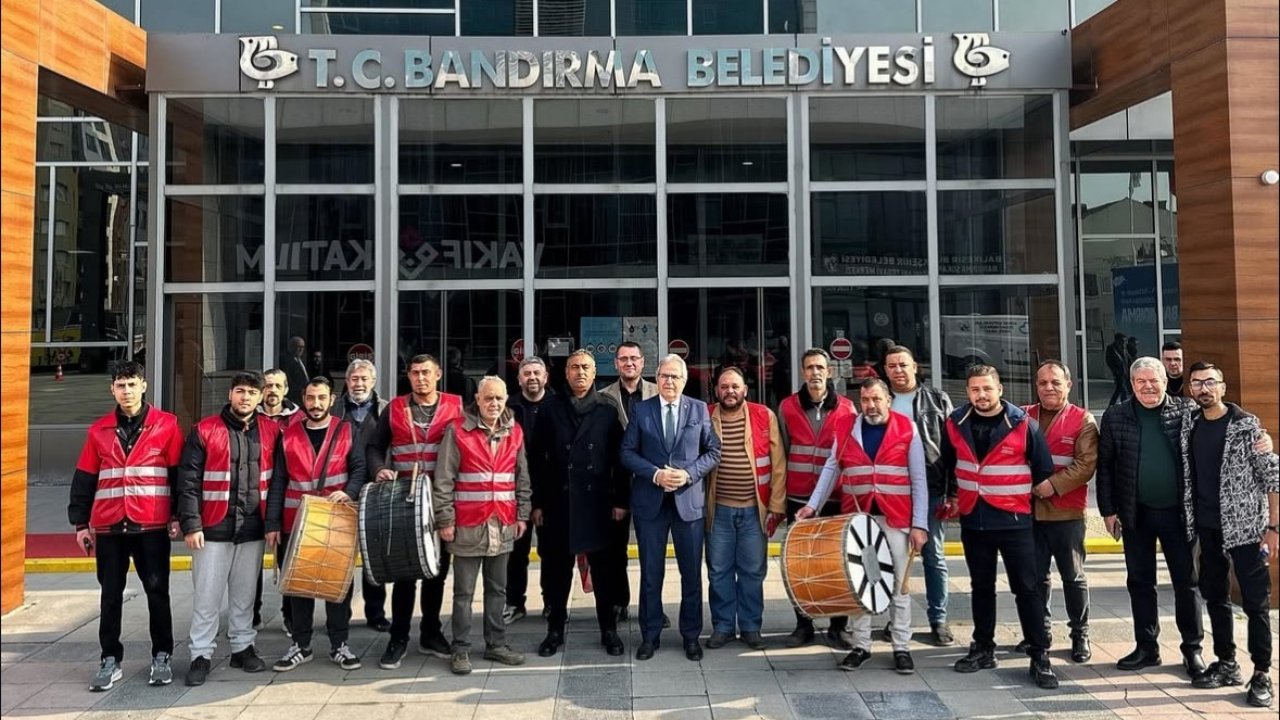 Bandırma’da Ramazan davulcuları göreve hazır