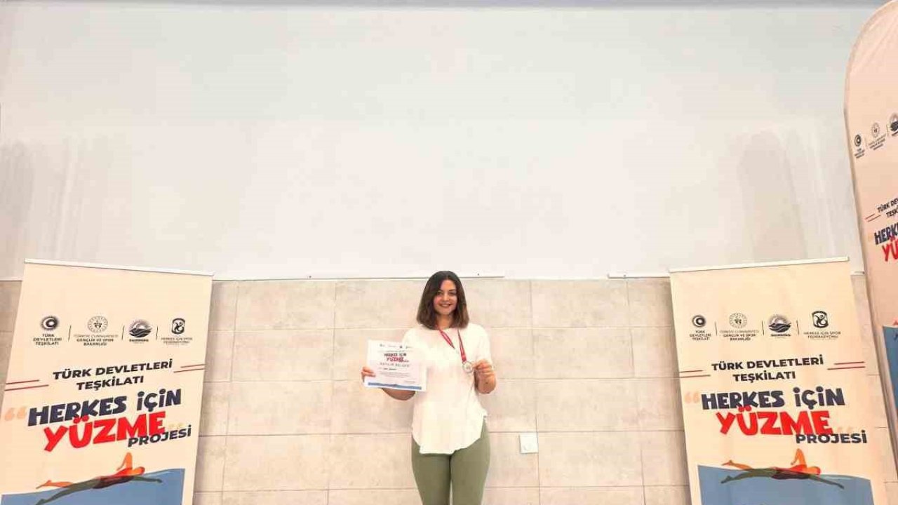 Yüzme antrenörü Bahçivan, Türkiye ikincisi oldu