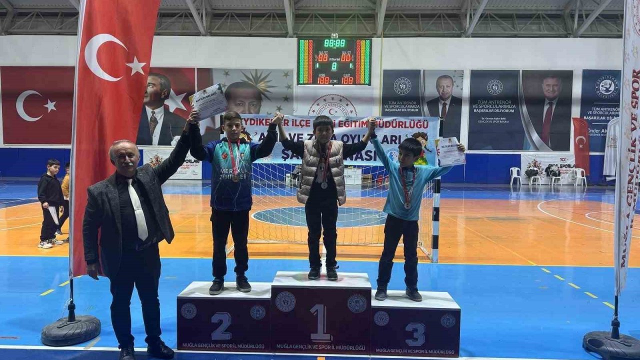 Seydikemer’de Akıl ve Zeka Oyunları Turnuvası’nın kazananları belli oldu