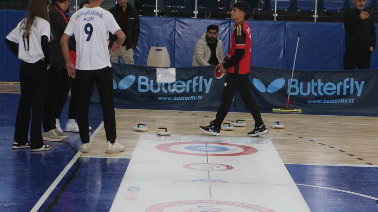 Diyarbakır ilk kez ’Floor Curling’ turnuvasına ev sahipliği yaptı