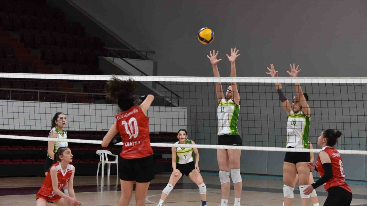 Elazığ’da okul sporlarında birincilik heyecanı