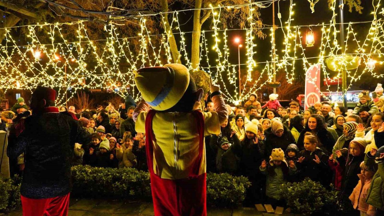 Bilecik’te iftar yemeğine binlerce kişi katıldı